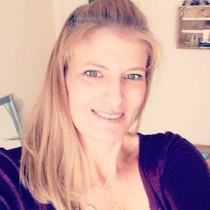 Meet your Posher, Denine